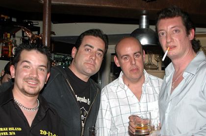 Bulldog Rock and Roll Session. Santos, Javi y Joselu con Santi Tamariz.