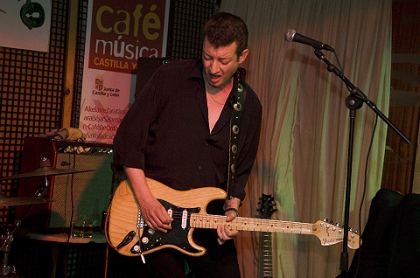 Mr.Blues 15 años. Santi Tamariz, Guitarra y voz.