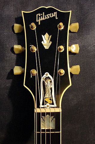 Gibson J 200