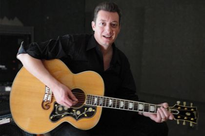Gibson J 200