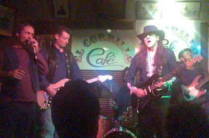 Con Ñaco Goñi y Stevie Zee en El Corrillo. Salamanca 2009
